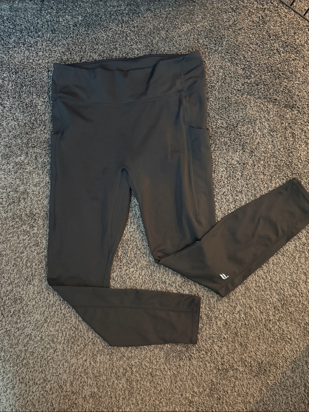 Fabletics Gray leggings with pockets